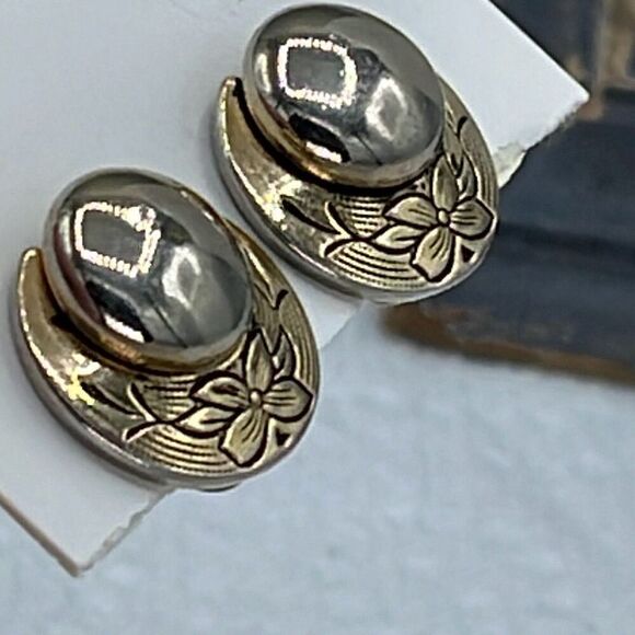 Vintage Karu ornate button style screw back earrings - Picture 3 of 9
